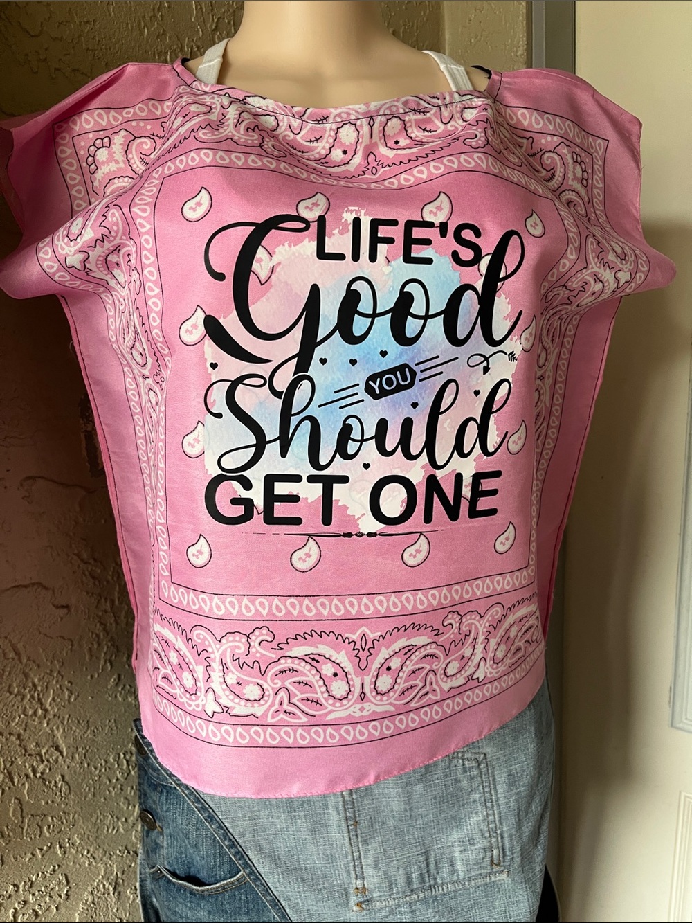 Ladies pink Print tops Top - with graphic on the front. Perfect for summer.
